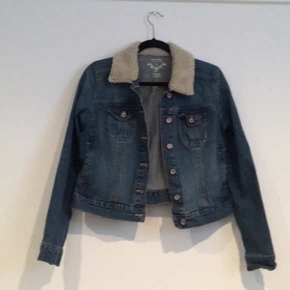 Shearling Collared Denim Jacket - Picture 2 of 6